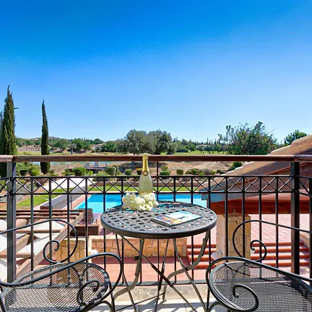 3 Bedroom Limni With Private Pool And Gardens, Aphrodite Hills וילה קוקליה