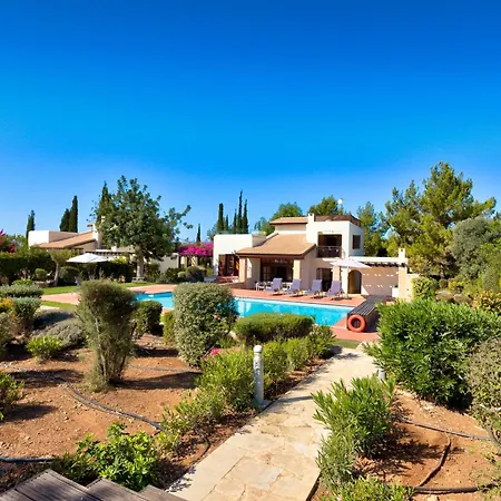 3 Bedroom Limni With Private Pool And Gardens, Aphrodite Hills