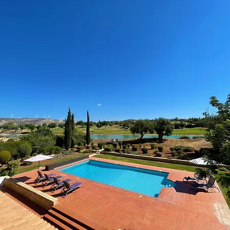 3 Bedroom Limni With Private Pool And Gardens, Aphrodite Hills וילה