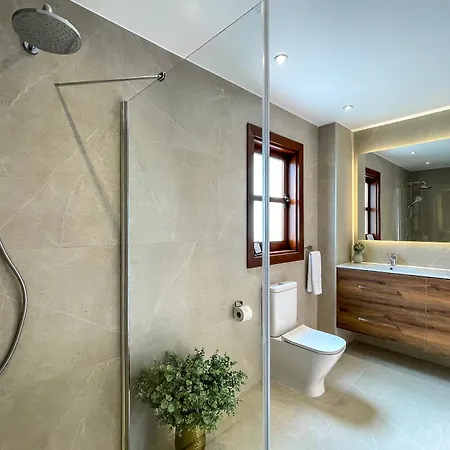 3 Bedroom Limni With Private Pool And Gardens, Aphrodite Hills