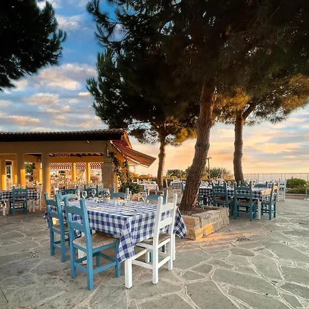 Villa 3 Bedroom Limni With Private Pool And Gardens, Aphrodite Hills *