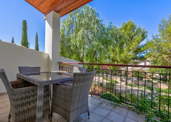 3 Bedroom Limni With Private Pool And Gardens, Aphrodite Hills Villa