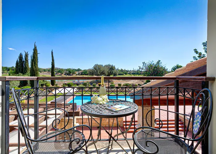 3 Bedroom Limni With Private Pool And Gardens, Aphrodite Hills Villa Kouklia